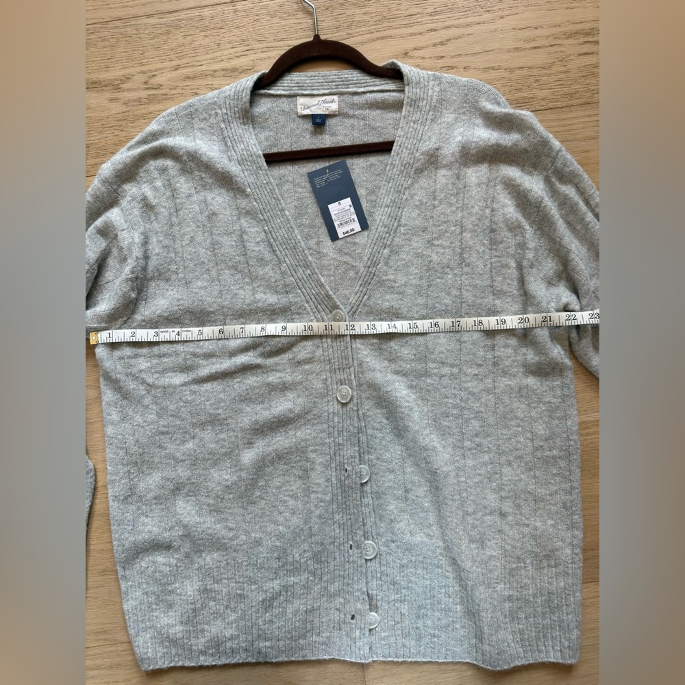 Universal Thread V-Neck Knit Ribbed Cardigan
Swea… - image 4